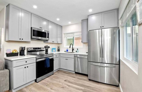 Oceanside Apartment | Wake Up to Ocean Views | Tower 9 Across from the Beach