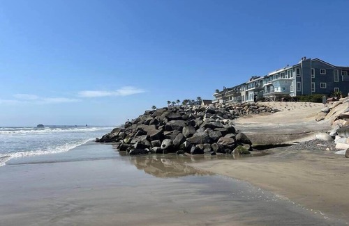 Oceanside Apartment | Wake Up to Ocean Views | Tower 9 Across from the Beach