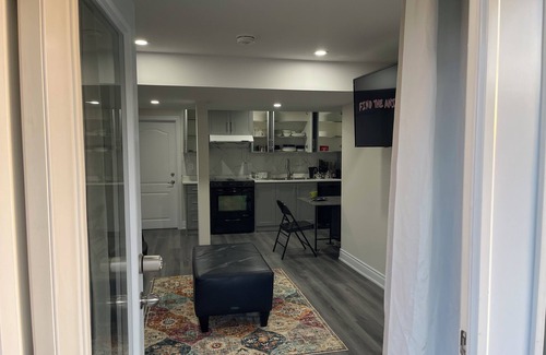 Thorold House | walk-in Basement - in suite Niagara falls