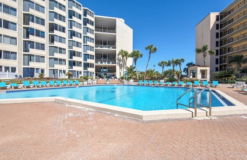 Panama City Beach Apartment | 🌴Walk out to Beach-Beachside Pool-Studio Top of the Gulf 110🌴