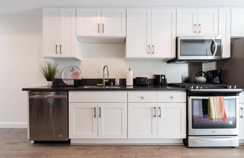 Pasadena Apartment | Walk - Relax - Cook - Work - Enjoy