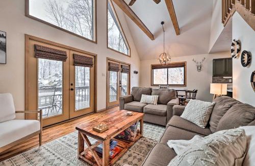 Pocono Lake House | Walk to Arrowhead Lake Cabin with Private Hot Tub!
