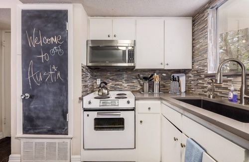 Zilker House | Walk to Barton Springs Pool and Lady Bird Lake Trail. Pet's Ok