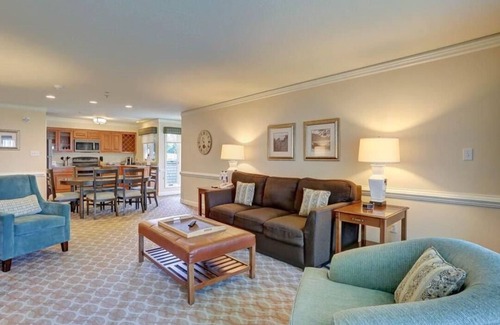 Kingsmill Condo | Walk to beach, beautiful large condo in "Kingsmill on the James"