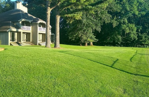 Kingsmill Condo | Walk to beach, beautiful large condo in "Kingsmill on the James"