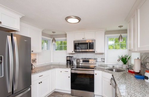 Dennis Port House | Walk To Beach - Comfortable 2BR Cottage