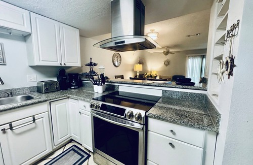 Holiday Isle House | Walk to Beach - Entire Townhome on Holiday Isle in Destin. Sandcastles & Snorkel