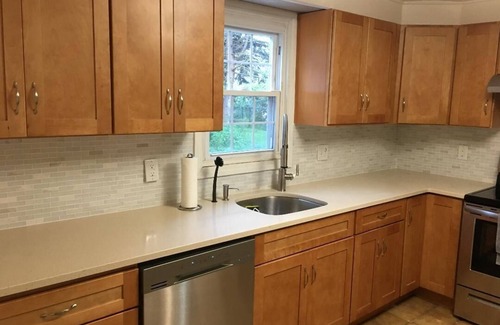 Eastward Look House | WALK TO BEACH- NEWLY RENOVATED