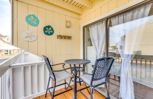 Holiday Isle Apartment | Walk to Beach Resort Retreat with Balcony in Destin