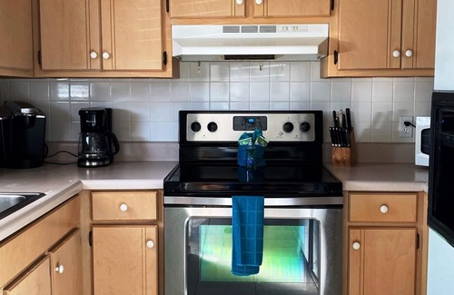 Holiday Beach Cottage | Walk to Beach, Sleeps 8, Pvt Cottage on East End of PCB