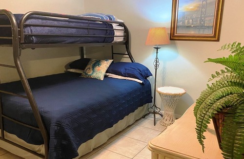 Holiday Beach Cottage | Walk to Beach, Sleeps 8, Pvt Cottage on East End of PCB