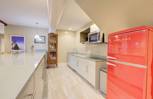 Charleston Historic District Condo | Walk to Charleston’s Best Dining and Entertainment