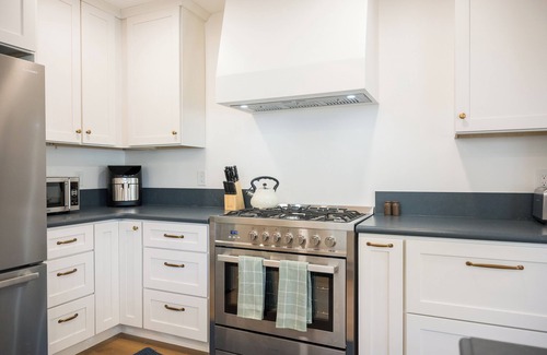San Luis Obispo House | Walk to Downtown SLO-2bed/2bath: Buzzing Bungalow