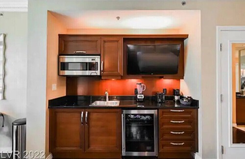 Las Vegas Condo | Walk to Formula 1 Las Vegas MGM Signature Tower 1 Studio No Resort Fees