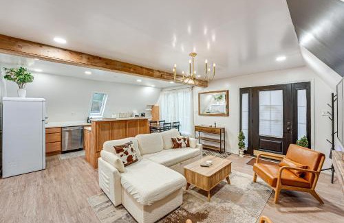 Lakewood Club House | Walk to Fox Lake Pet-Friendly A-Frame with Fire Pit