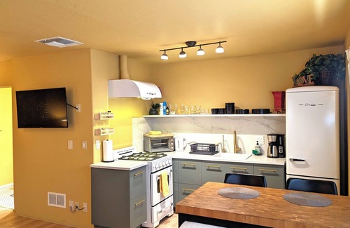 Sedona Cottage | Walk to Hiking and Biking Trails in a Quiet Neighborhood