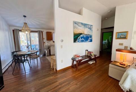 Saunderstown House | Walk to neighborhood lake