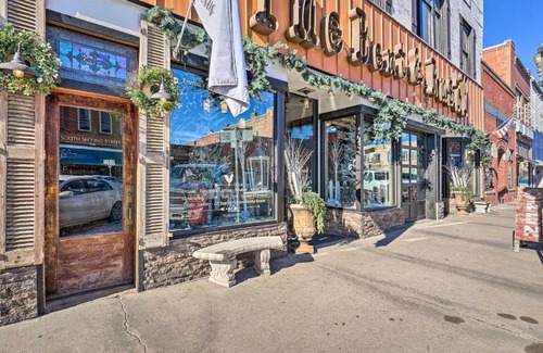 Laramie Apartment | Walk to Shops and Restaurants Dtwn Laramie Condo!