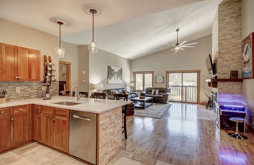 River Run Condo | Walk to Slopes Penthouse - Red Hawk 4 Bed/4 Bath PENTHOUSE CONDO