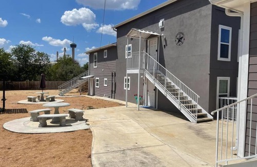 Near East Side Apartment | Walk to the Alamodome! Sleeps 6, Pet Friendly