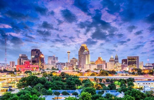 Near East Side Apartment | Walk to the Alamodome! Sleeps 6, Pet Friendly