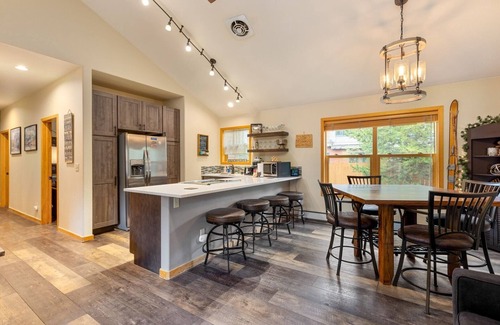 Mountain House House | Walk to the Lifts/Private Garage/Hot Tub Access/Custom Kitchen