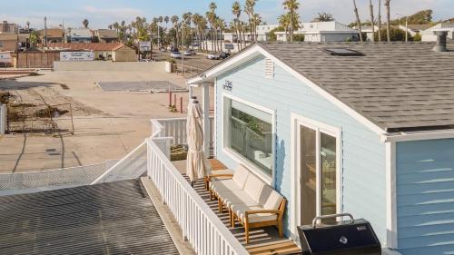 Huntington Beach House | Walk to the Sand Ocean Views Balcony Parking Sunset Surf