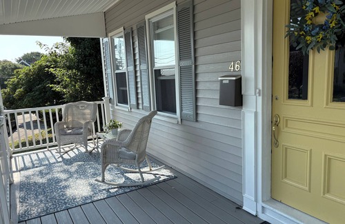 Narragansett House | Walk to the seawall, enjoy the amenities of the Pier and 2 beach passes!