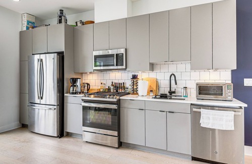 Park View Condo | Walkable Columbia Heights Condo w/Rooftop Deck!