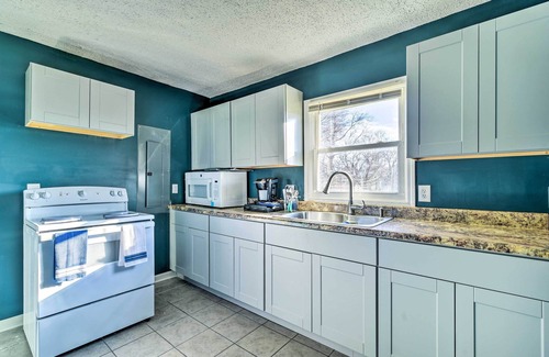 Hopkinsville House | Walkable Hopkinsville Home w/Yard!