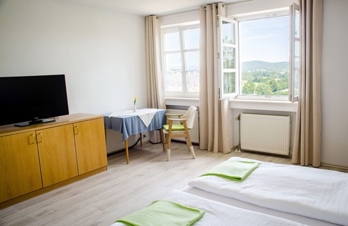 Roding Hotel | Wallfahrts-Gaststätte Heilbrünnl