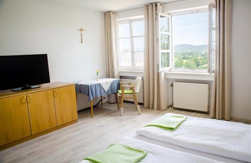 Roding Hotel | Wallfahrts-Gaststätte Heilbrünnl