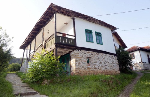 Kyustendil House | walnut house radlovtsi