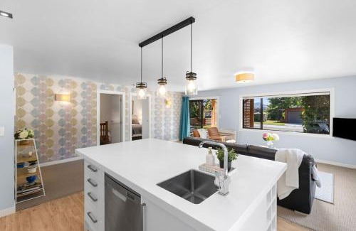 Wanaka Apartment | Wanaka Tree On Your Doorstep!