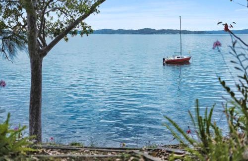 Wangi Wangi House | Wangi Waterfront HIdeaway