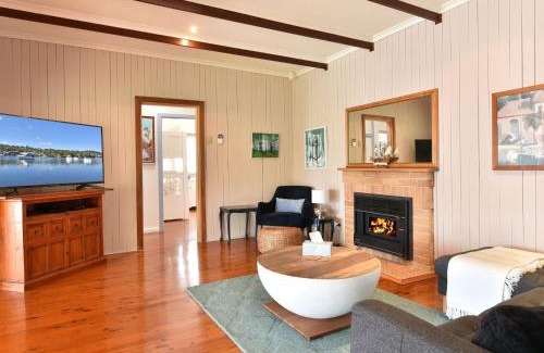 Wangi Wangi House | Wangi Waterfront HIdeaway