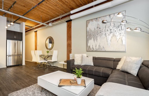 Exchange District Condo | Warehouse Loft in Exchange District w/Parking!