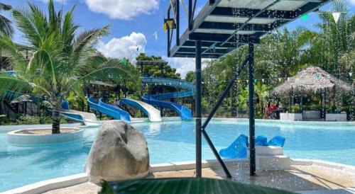 Don Sak Hotel | Warehouse18 Pool Cafe Resort