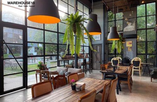 Don Sak Hotel | Warehouse18 Pool Cafe Resort
