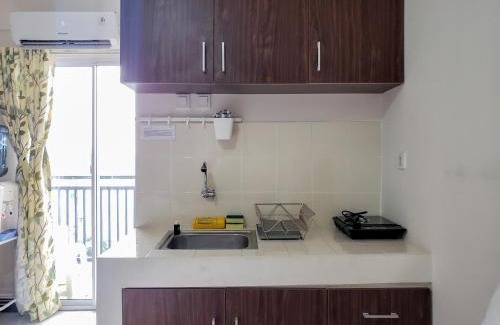 Depok Apartment | Warm and Cozy Studio at Cinere Resort Apartment By Travelio