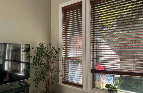 Richmond House | Warm & Cozy Garden suite - YVR with Free parking