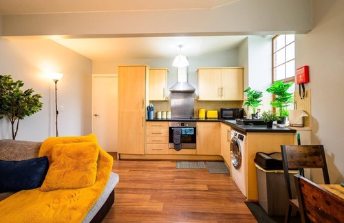 Rochdale Apartment | Warm Cozy Relaxing Nest