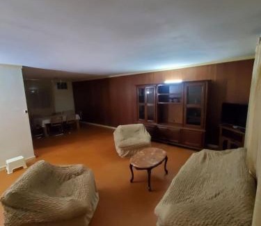 Larbi Ben M'hidi Apartment | Warm F4, good location