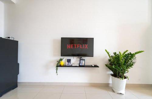 District 7 Apartment | Warm Studio Sunrise City View D7 Hana's Apart