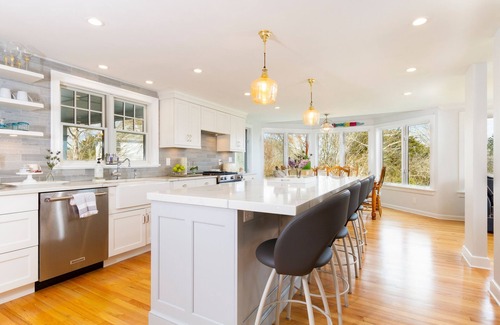 Middletown House | Warm welcoming polished private beautiful home close to beaches & Newport