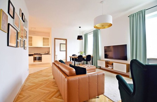 Srodmiescie Południowe Apartment | Warsaw City View Apartment - 63m2, Top Location, Workspace - by Rentujemy