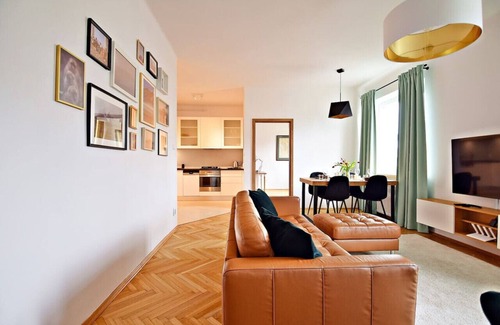 Srodmiescie Południowe Apartment | Warsaw City View Apartment - 63m2, Top Location, Workspace - by Rentujemy