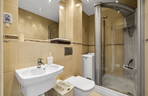 Targowek Apartment | Warsaw Targówek Suite - 54m2, Balcony, Bus nearby - by Rentujemy