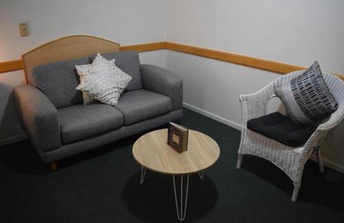 Warwick Hotel | Warwick Vines Motel