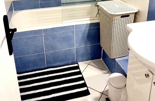 Nord - Gare Apartment | Washington Mangeard Charming apart. near station